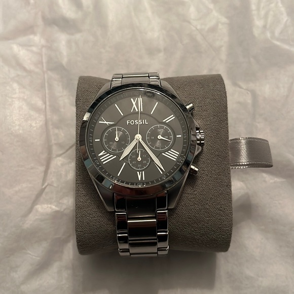 Silver Fossil Watch - Picture 2 of 5